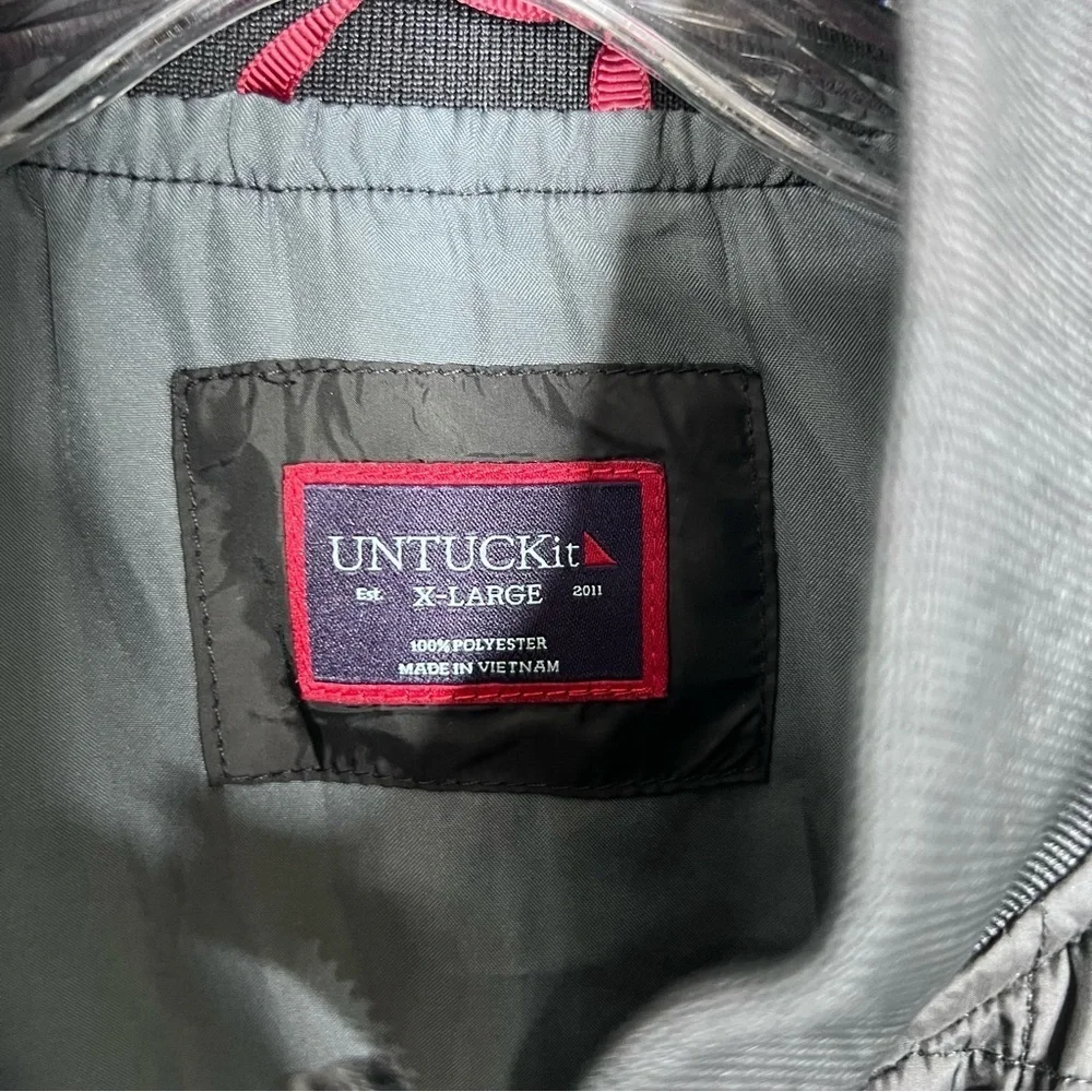 UNTUCKIT Quilted Puffer Jacket Men’s XL Black Broken Zipper Lightweight Marston